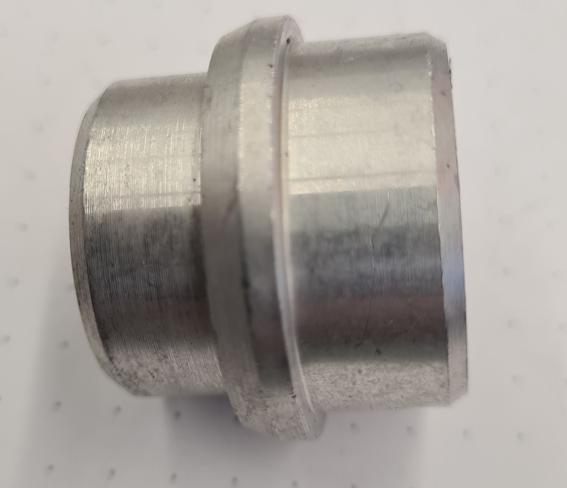 Alu Buchse D24,6mm Stoßstangenmontage Alu Buchse D24,6mm Stoßstangenmontage