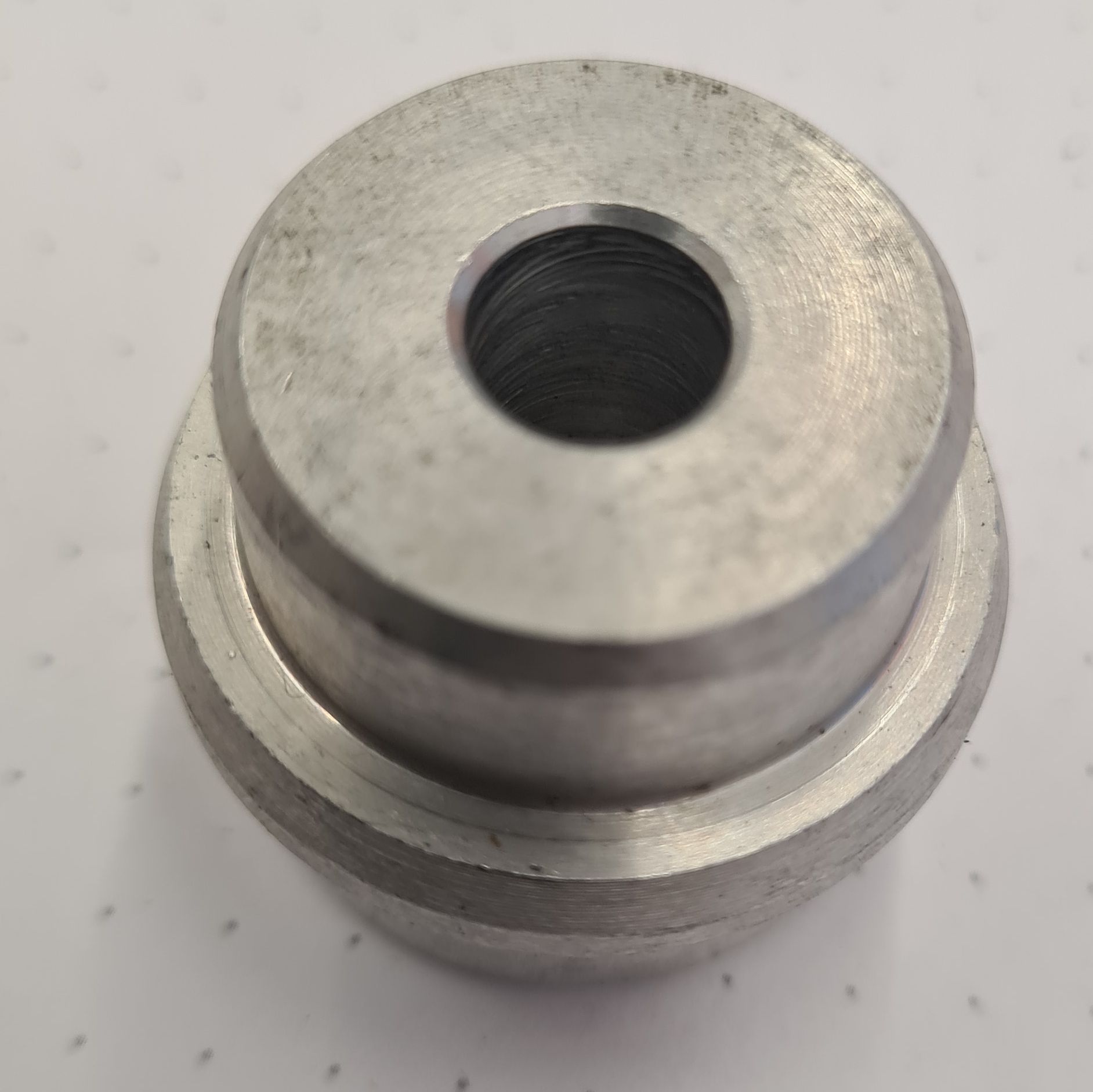 Alu Buchse D24,6mm Stoßstangenmontage Alu Buchse D24,6mm Stoßstangenmontage